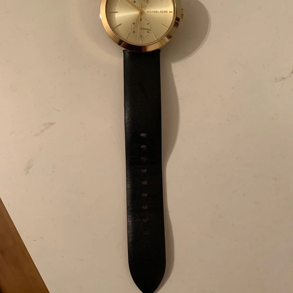 COPY - Michael Kors Black Leather Watch - Picture 4 of 11